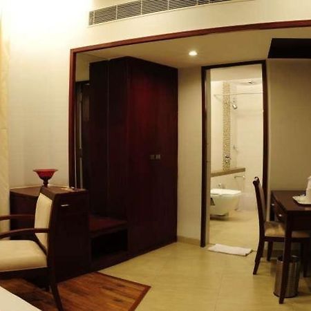 Lotus Park Hotel Bangalore Eksteriør billede