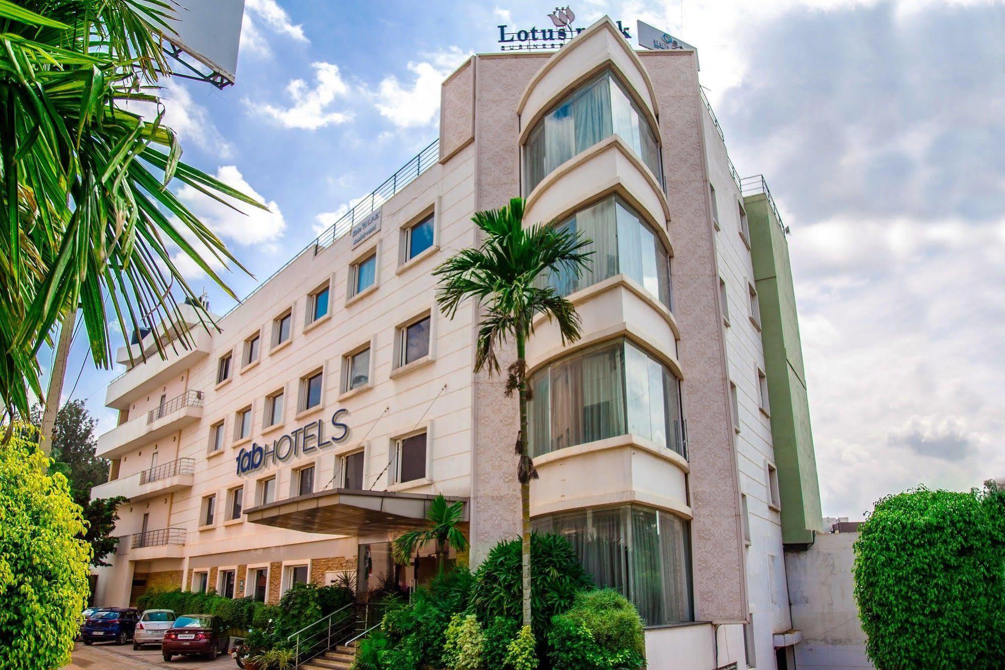 Lotus Park Hotel Bangalore Eksteriør billede