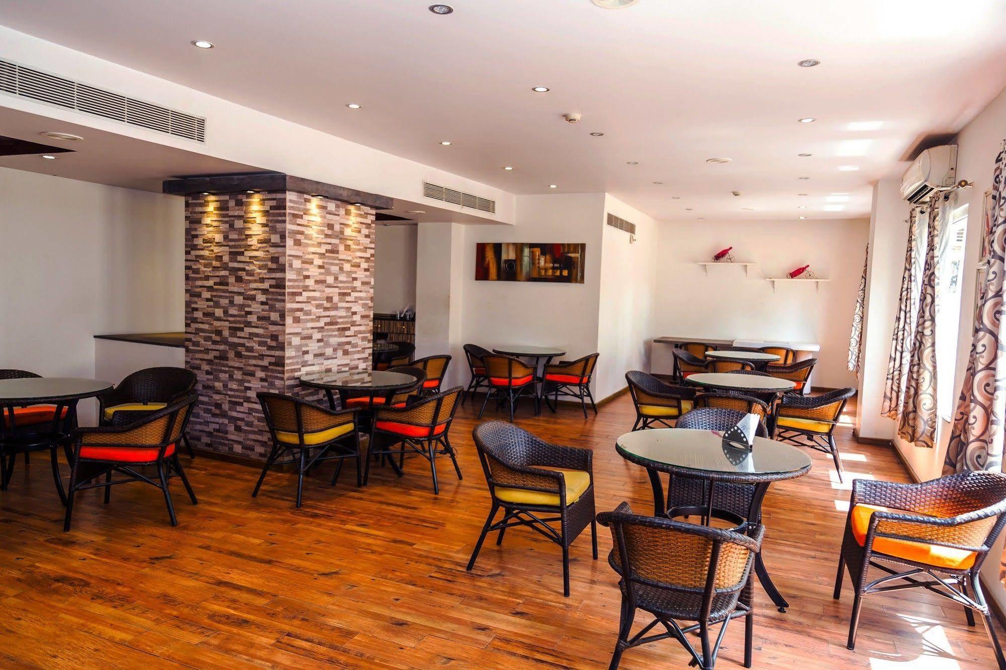 Lotus Park Hotel Bangalore Eksteriør billede