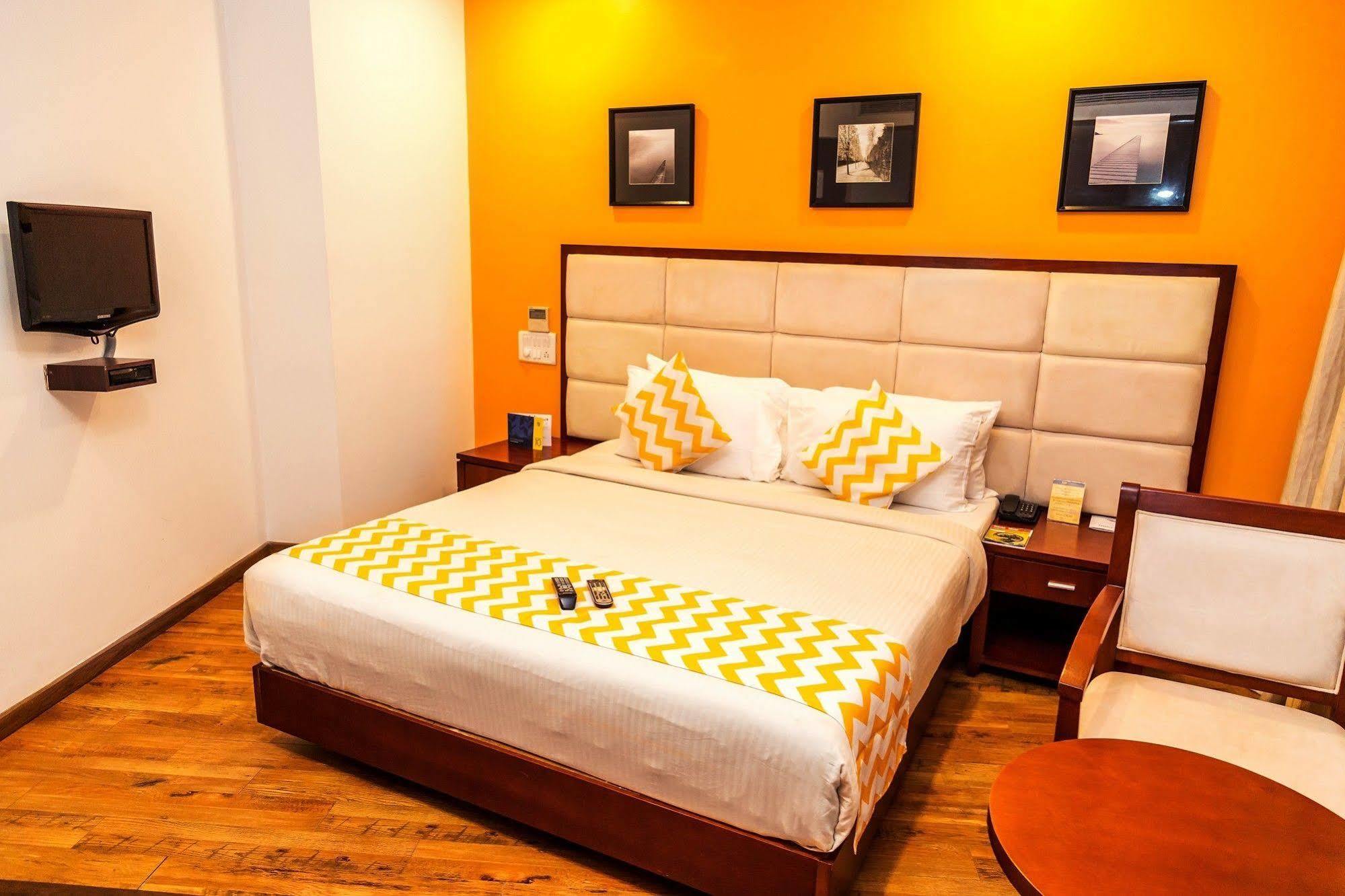 Lotus Park Hotel Bangalore Eksteriør billede