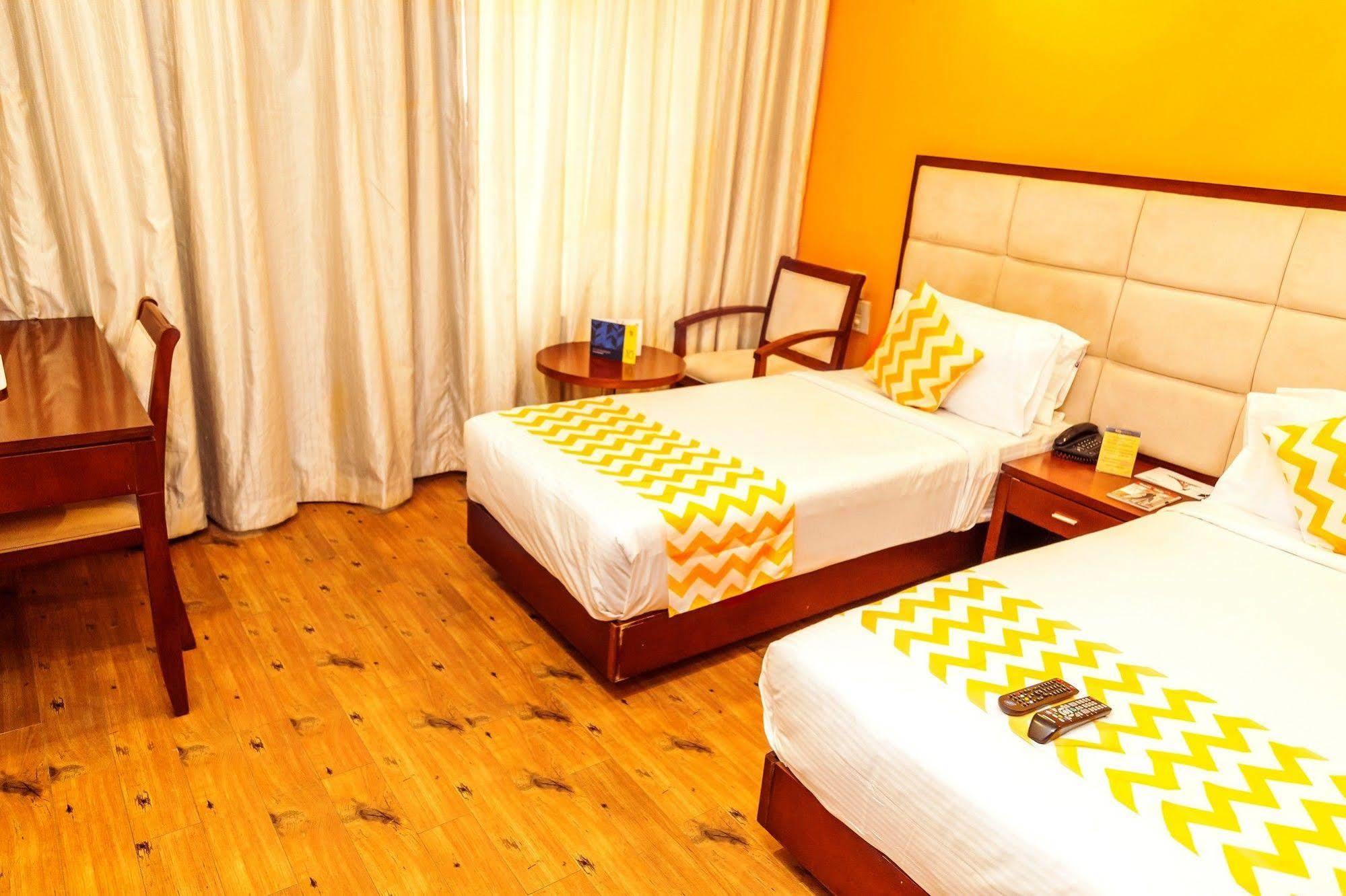 Lotus Park Hotel Bangalore Eksteriør billede