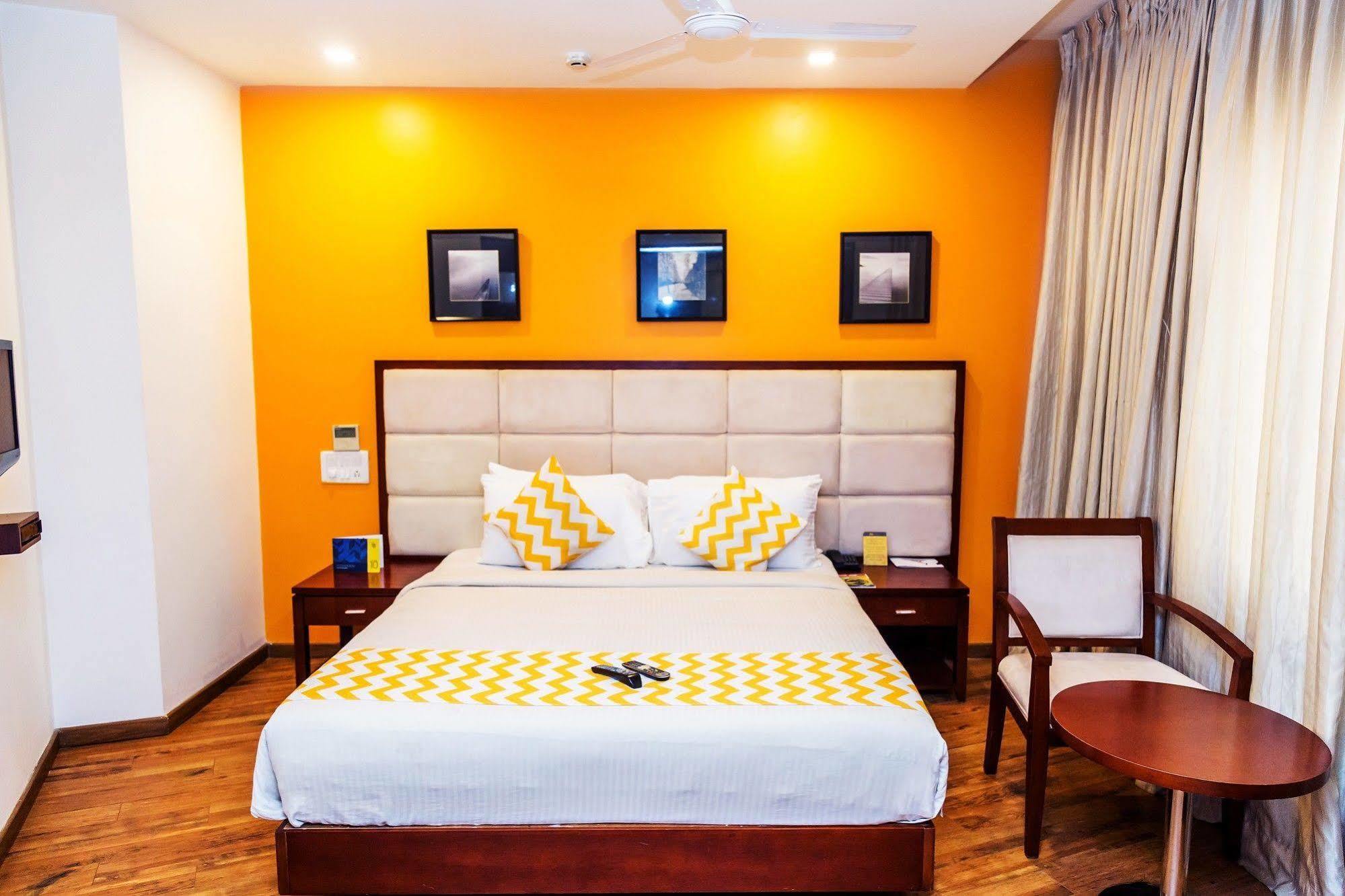 Lotus Park Hotel Bangalore Eksteriør billede