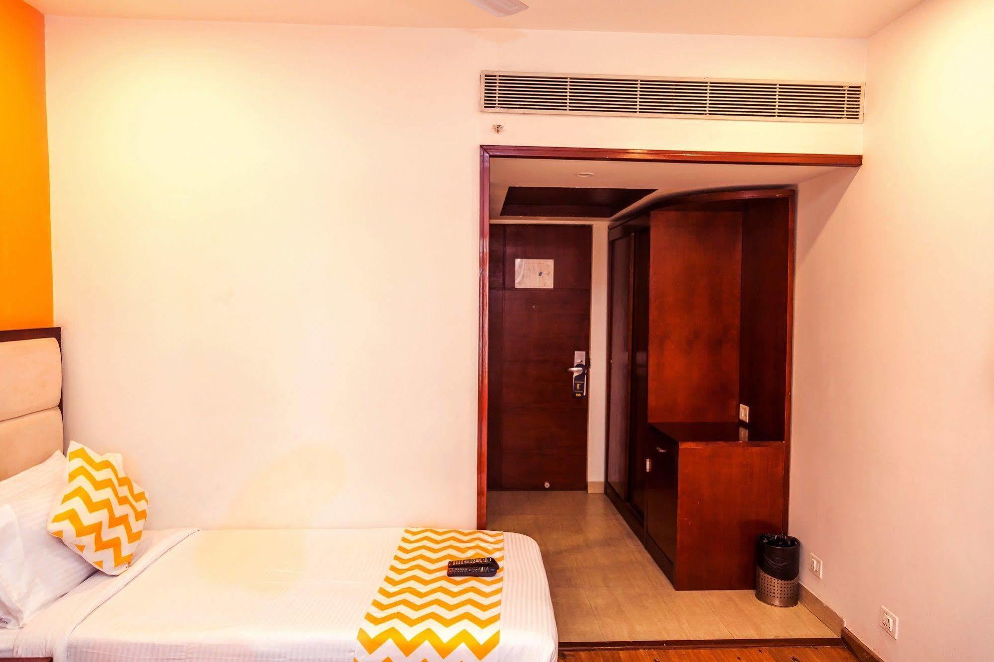 Lotus Park Hotel Bangalore Eksteriør billede