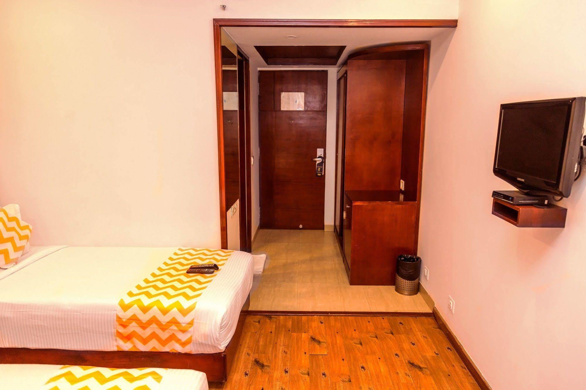 Lotus Park Hotel Bangalore Eksteriør billede