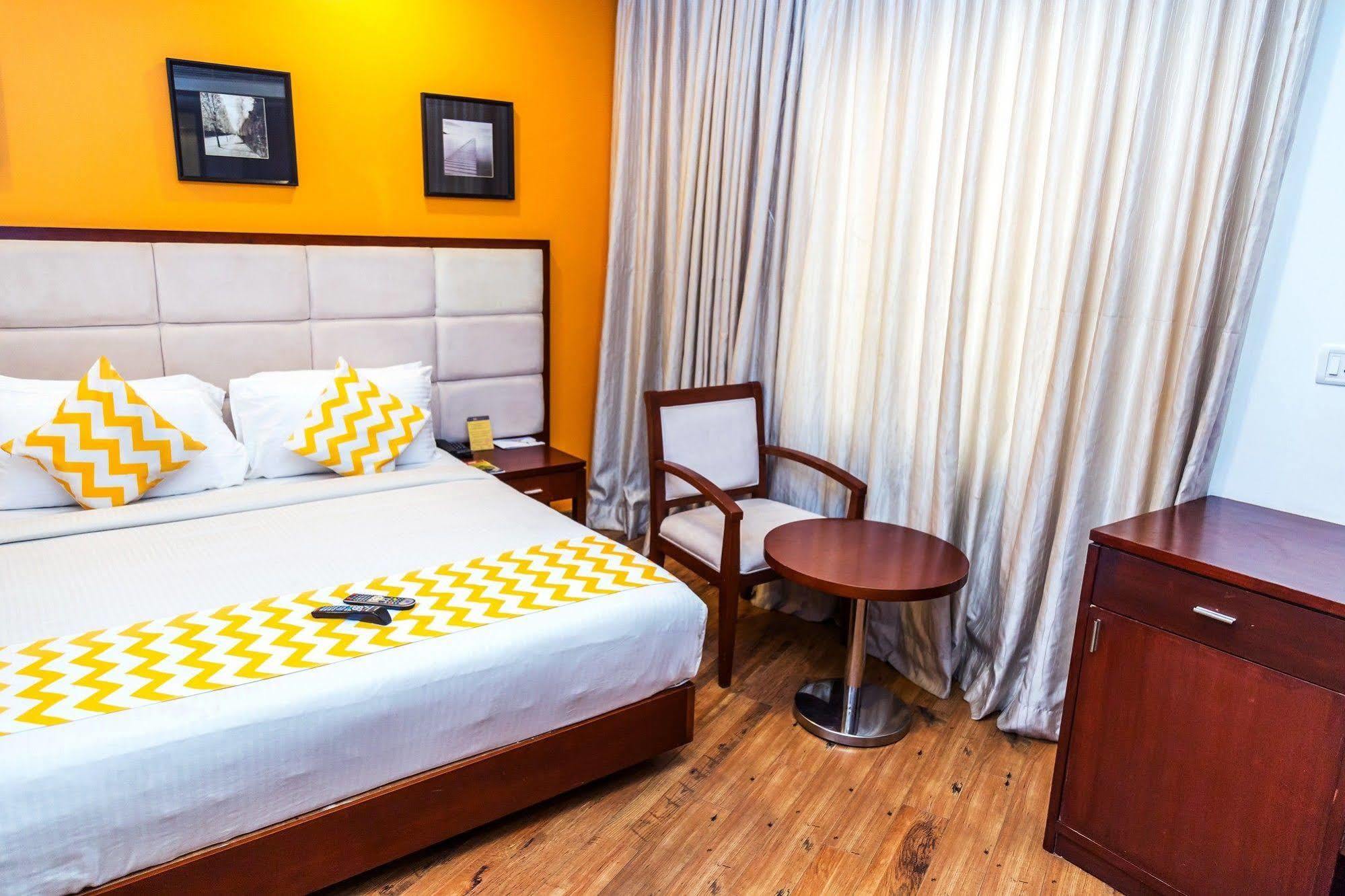 Lotus Park Hotel Bangalore Eksteriør billede
